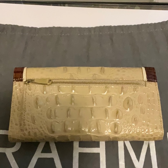 Brahmin Anywhere Tote Tri-color Vanilla Leather Handbag and Wallet - Picture 10 of 13